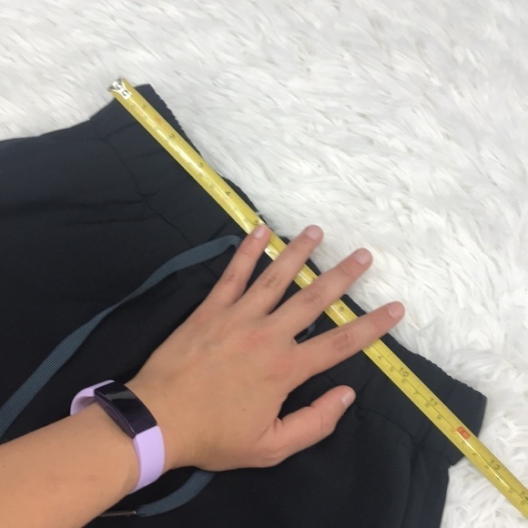 Lululemon On The Fly Skirt *21" Black - Picture 4 of 6